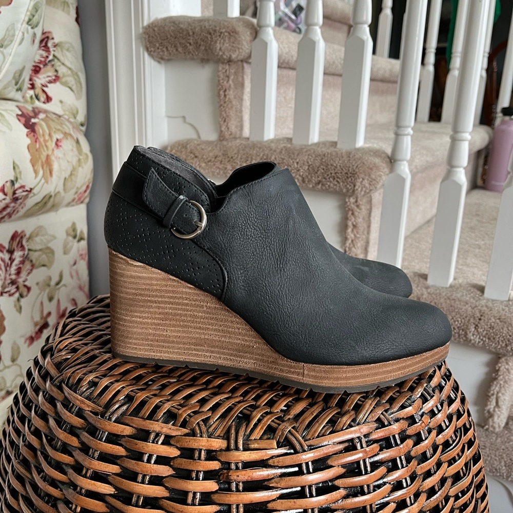 Wedge booties